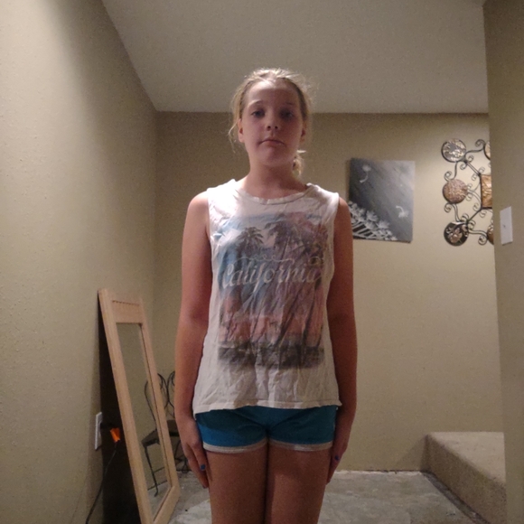 Tanktop - Picture 6 of 6